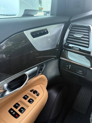 2018 Volvo XC90 T6 Momentum