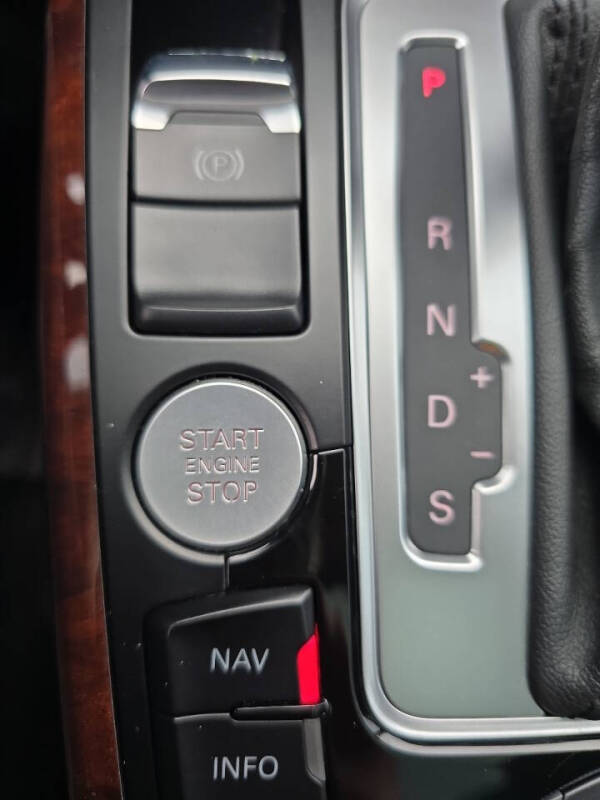 2011 Audi A4 2.0T quattro Avant Prestige