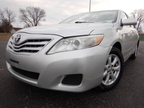 2011 Toyota Camry for sale at Car Luxe Motors in Crest Hill IL