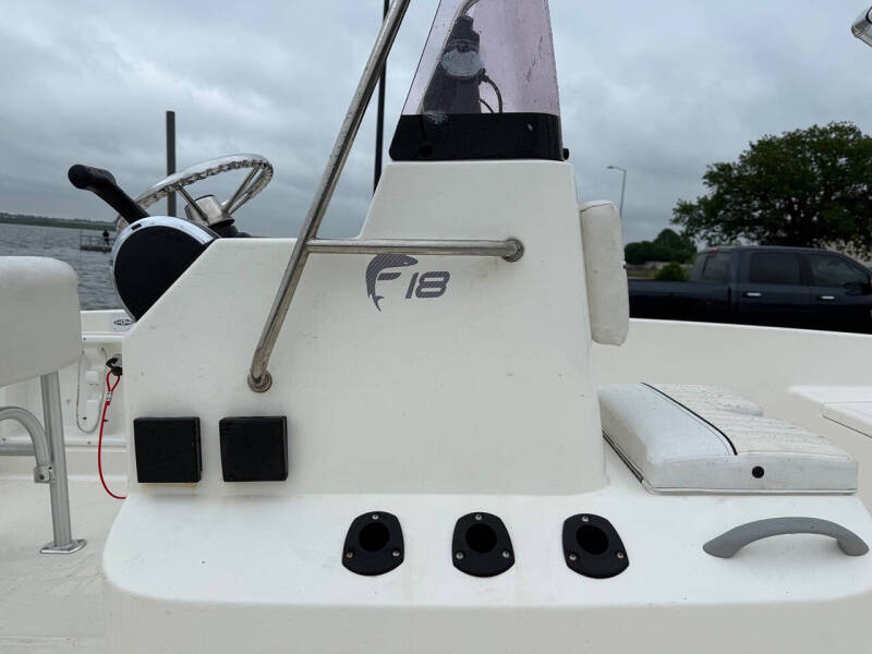 2019 Bayliner Element F18