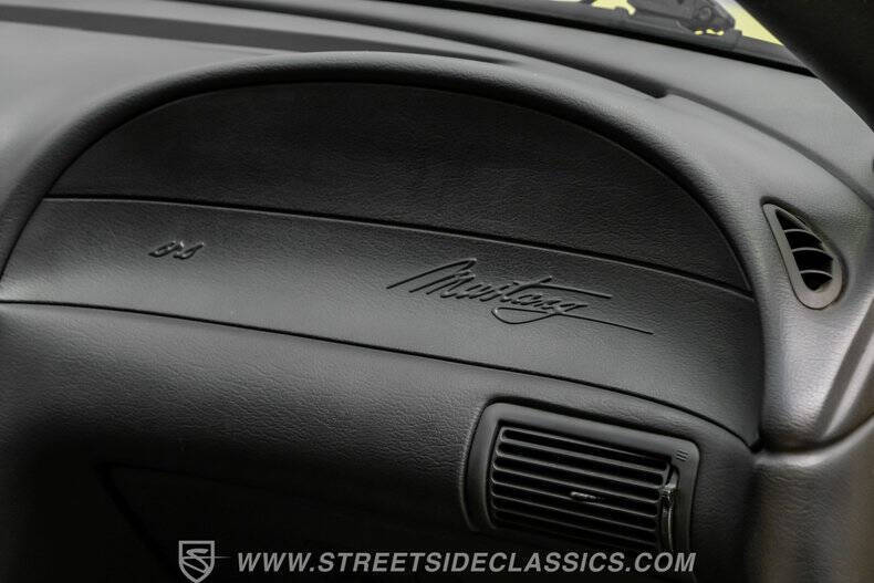2003 Ford Mustang Mach 1 Premium