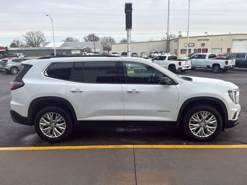 2024 GMC Acadia Elevation