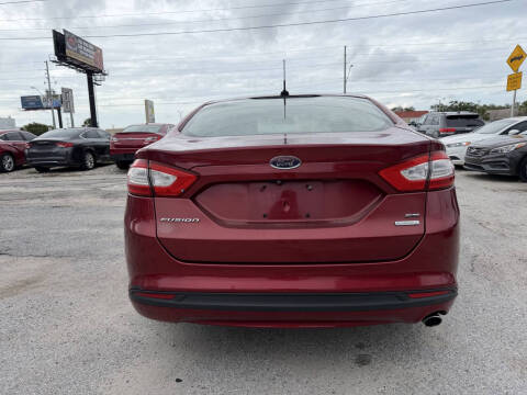 2014 Ford Fusion SE