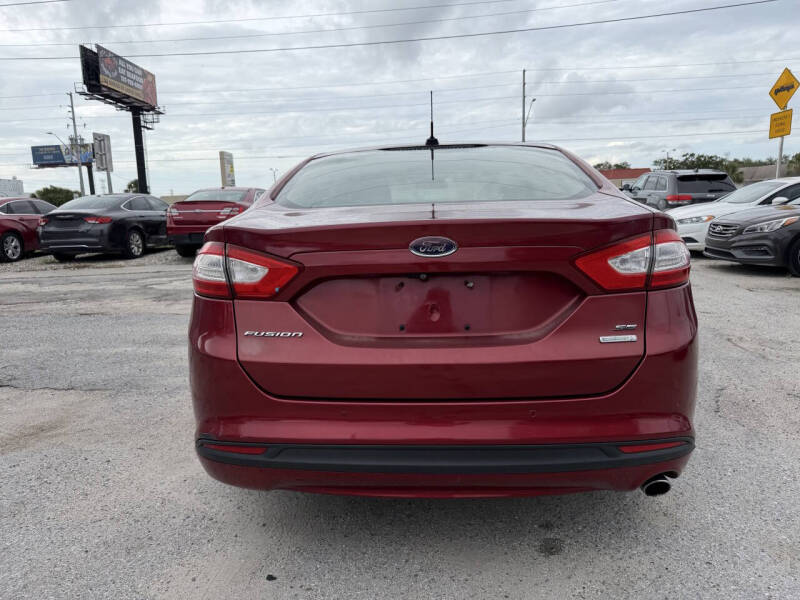 2014 Ford Fusion SE