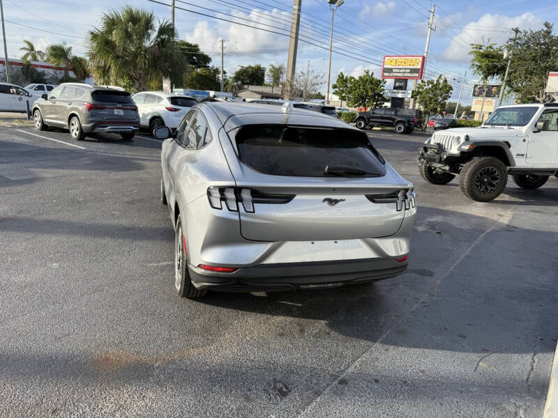 2021 Ford Mustang Mach-E Select