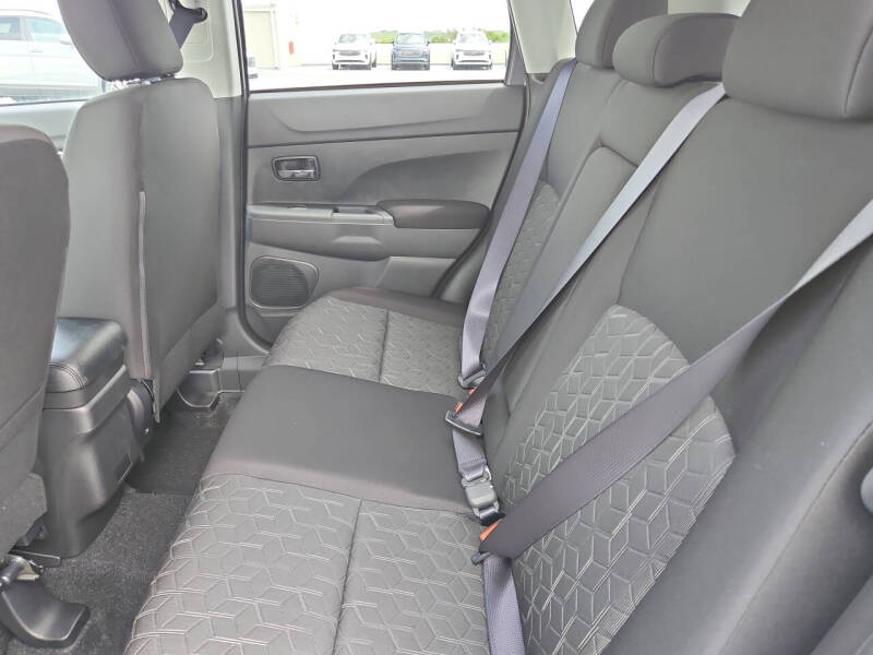 2025 Mitsubishi Outlander Sport ES