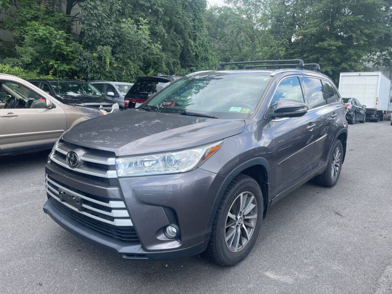 2018 Toyota Highlander for sale at Deals on Wheels in Suffern NY