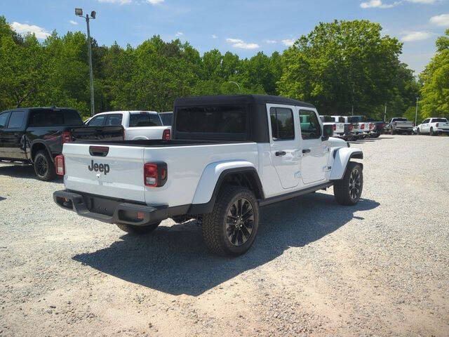 2025 Jeep Gladiator NightHawk