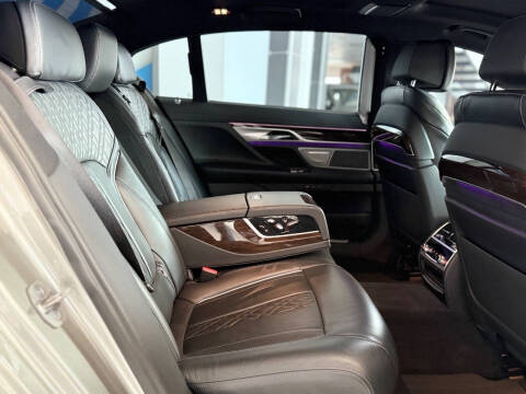 2022 BMW 7 Series 740i