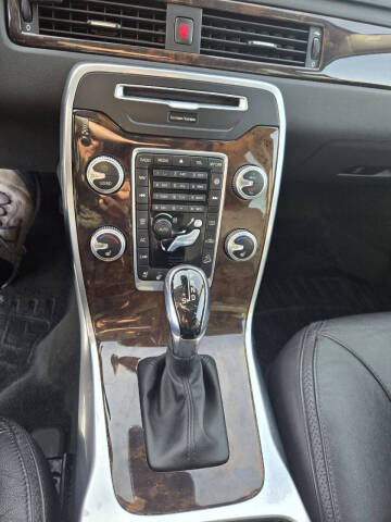 2015 Volvo XC70 T6 Platinum