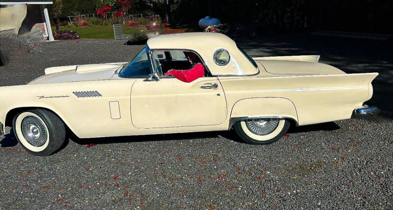 1957 Ford Thunderbird