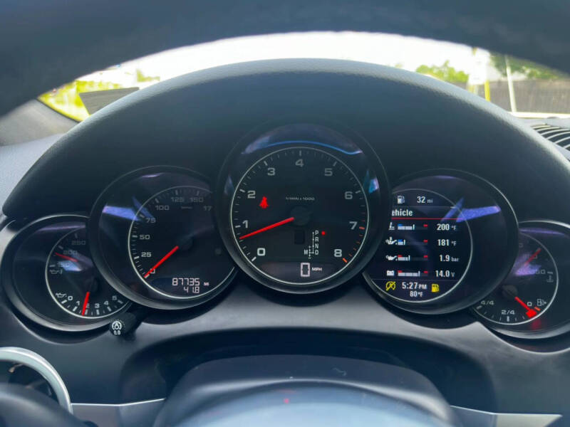 2018 Porsche Cayenne Platinum Edition