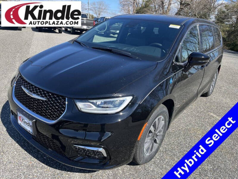 2025 Chrysler Pacifica Plug-In Hybrid for sale at Kindle Auto Plaza in Cape May Court House NJ