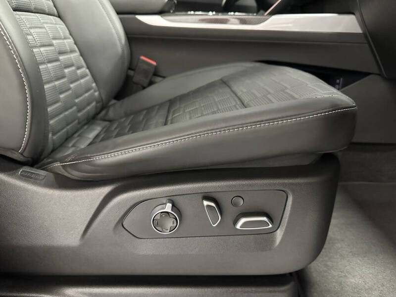 2025 Cadillac Escalade-V