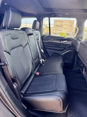 2025 Jeep Grand Cherokee Overland