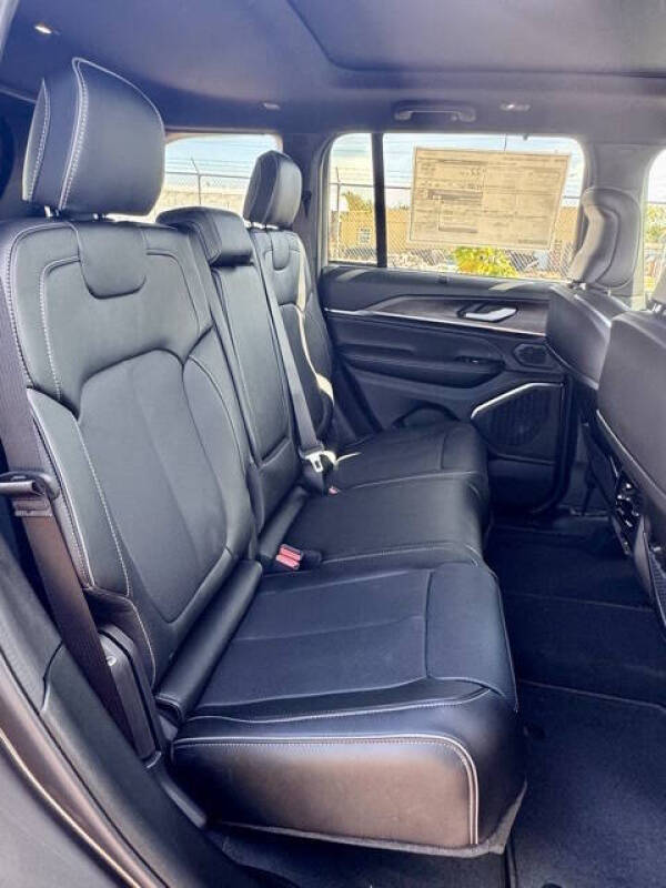 2025 Jeep Grand Cherokee Overland