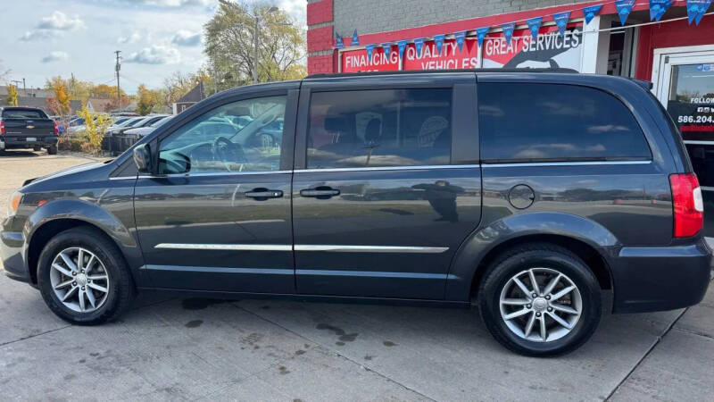 2014 Chrysler Town and Country Touring