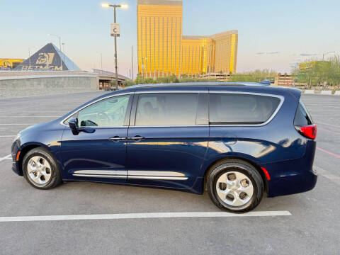 2017 Chrysler Pacifica Touring-L Plus