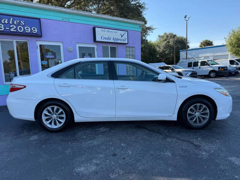 2017 Toyota Camry Hybrid