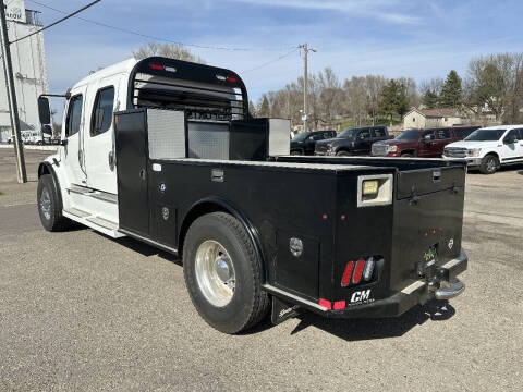 2017 Freightliner M2 106