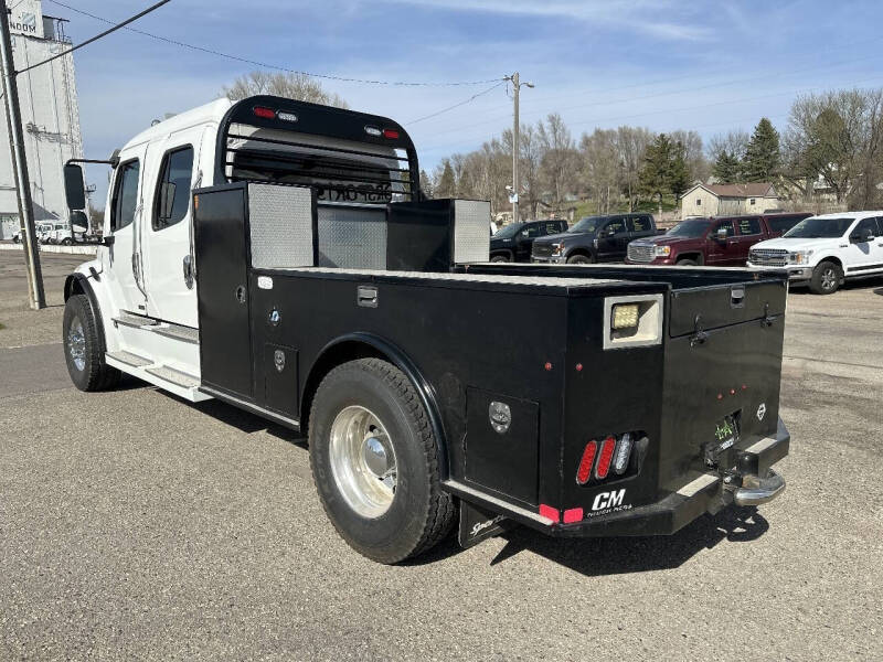 2017 Freightliner M2 106