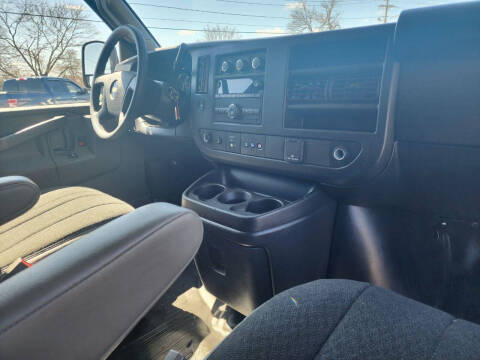 2023 Chevrolet Express 2500