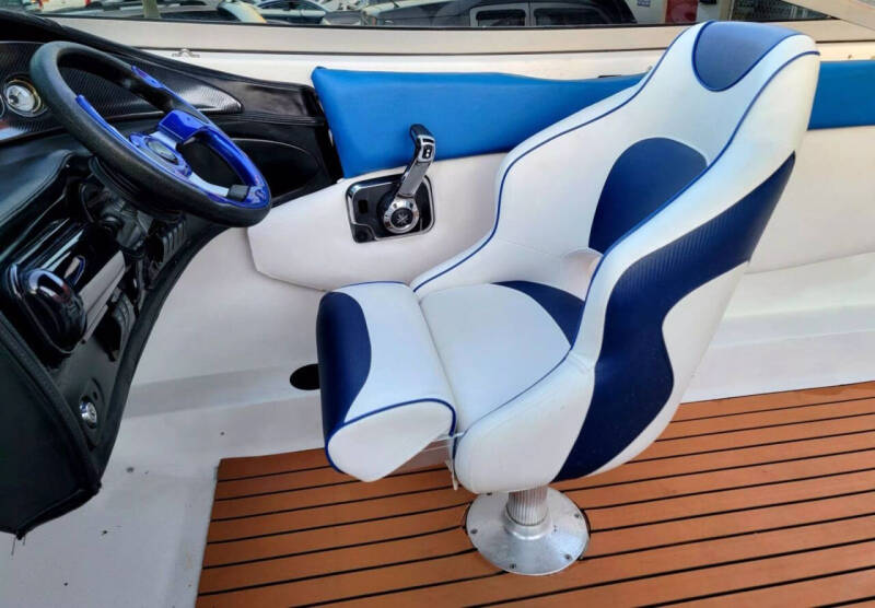 2002 Four Winns Horizon 260