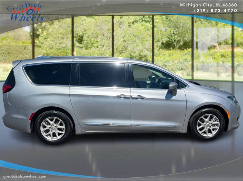 2020 Chrysler Pacifica Touring L