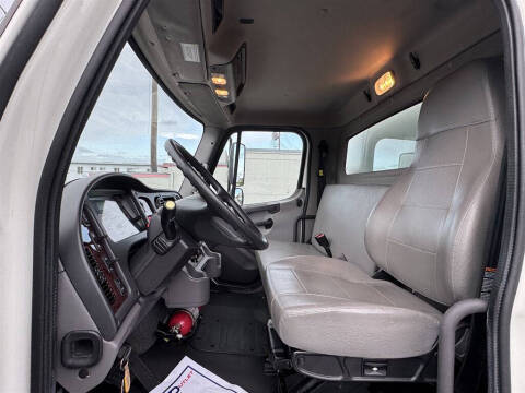 2019 Freightliner M2 106