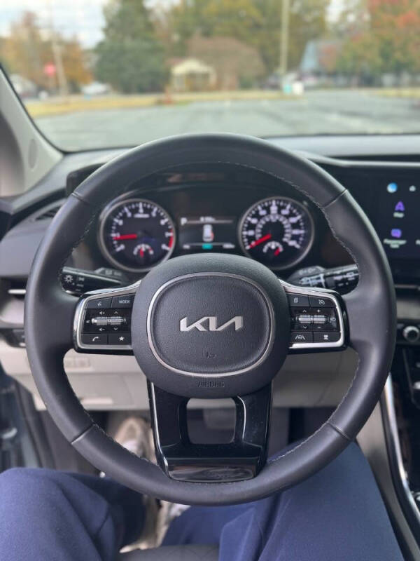 2024 Kia Carnival EX