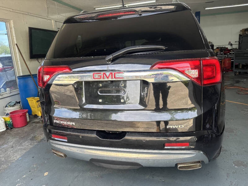 2017 GMC Acadia Denali