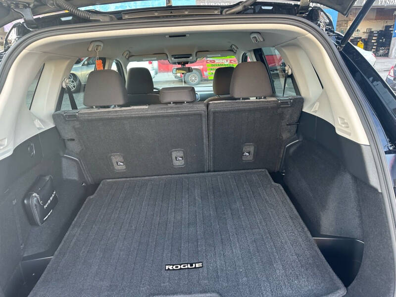 2022 Nissan Rogue SV