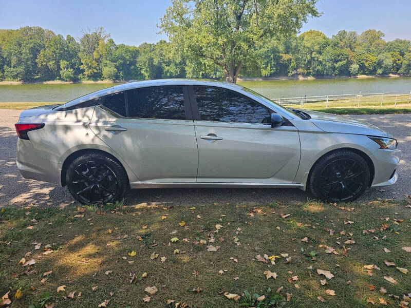 Used 2020 Nissan Altima SR with VIN 1N4BL4CW7LC285344 for sale in Terre Haute, IN