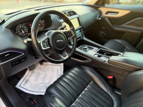 2019 Jaguar F-PACE 30t Portfolio