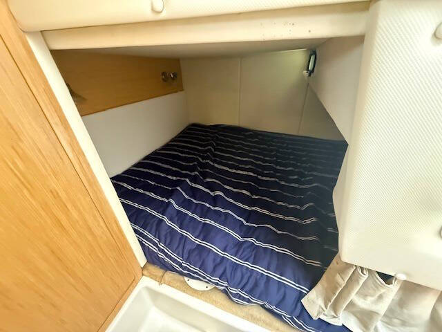 2012 Four Winns V305