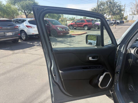 2017 Jeep Renegade Deserthawk