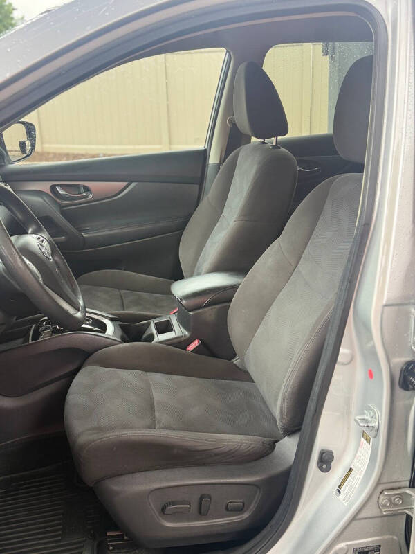 2016 Nissan Rogue SV
