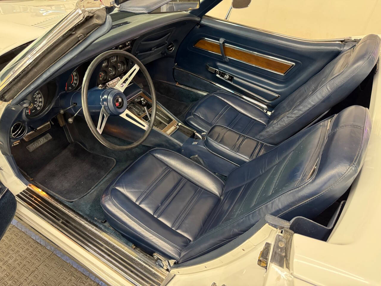 1975 Chevrolet Corvette 14