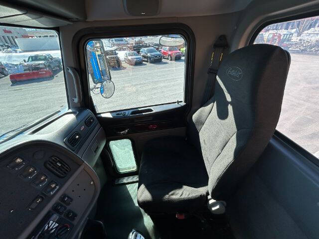 2018 Peterbilt 389