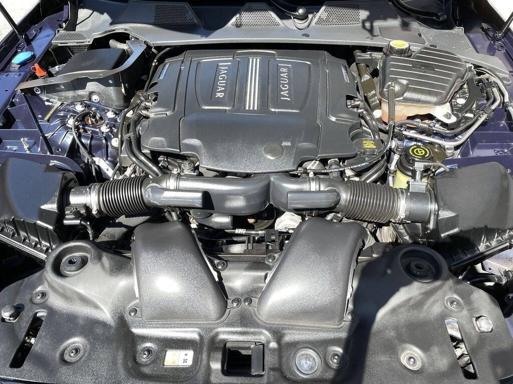 2013 Jaguar XJ 25