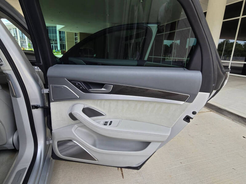 2014 Audi S8 4.0T quattro