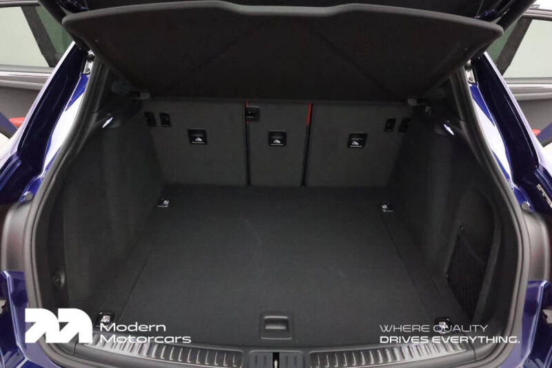 2025 Porsche Macan S