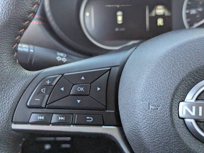 2025 Nissan Versa SR