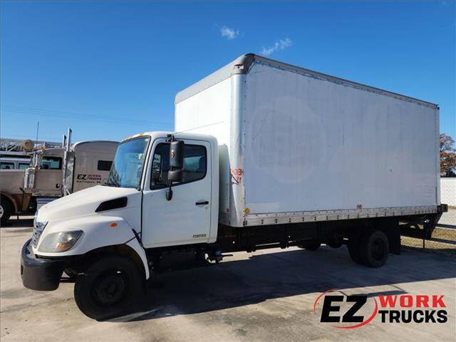 2010 Hino 185