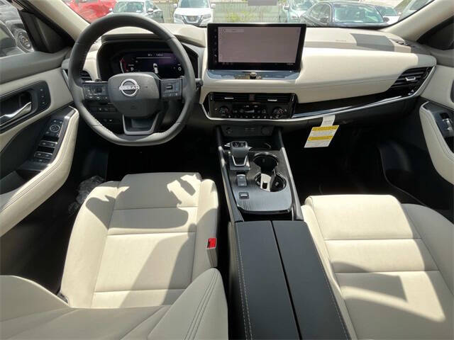 2025 Nissan Rogue SL