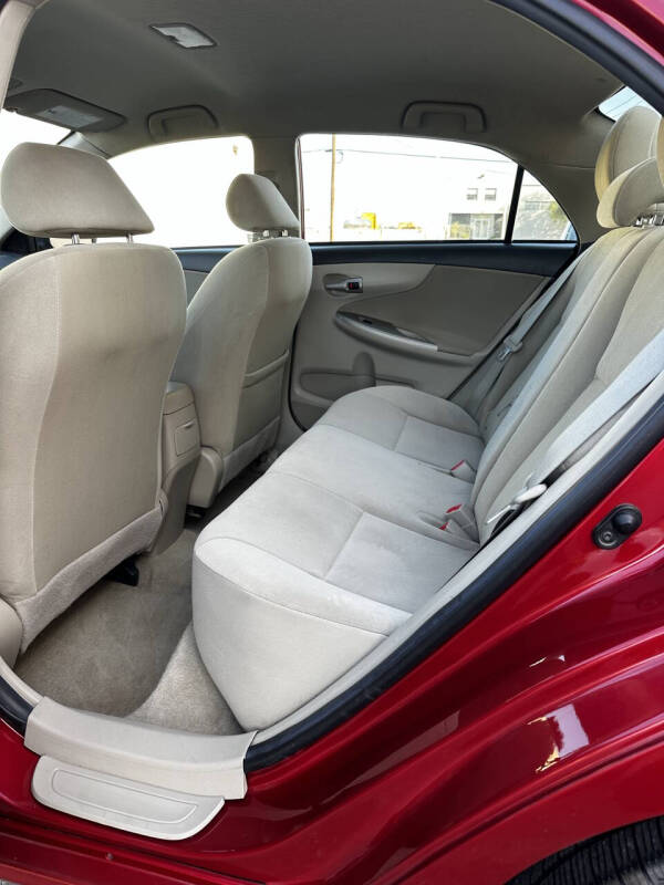 2012 Toyota Corolla LE