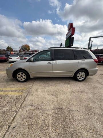 2004 Toyota Sienna XLE Limited 7 Passenger