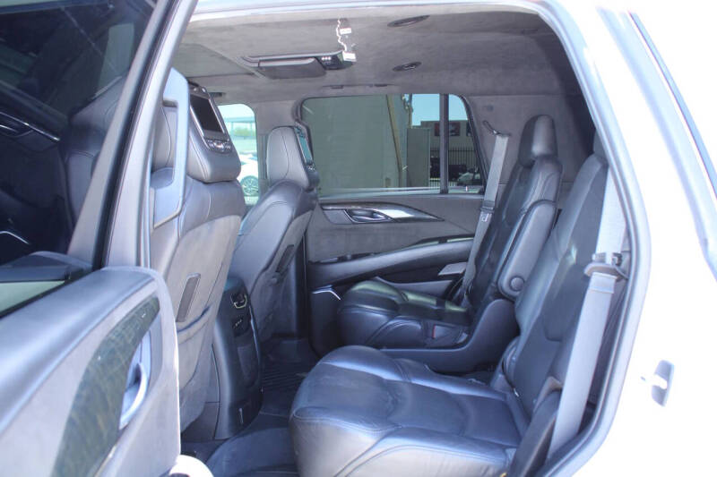 2019 Cadillac Escalade Platinum