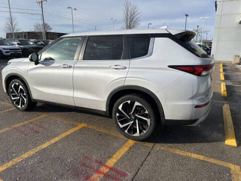 2024 Mitsubishi Outlander SE