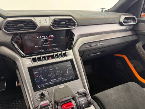 2024 Lamborghini Urus Performante